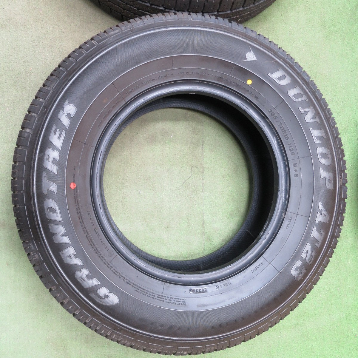 新車外し！26年◎265/70R16 ダンロップ AT23 グラントレック タイヤ 16インチ ランクル 70 プラド ハイラックス サーフ 等◎6090104NGノタ