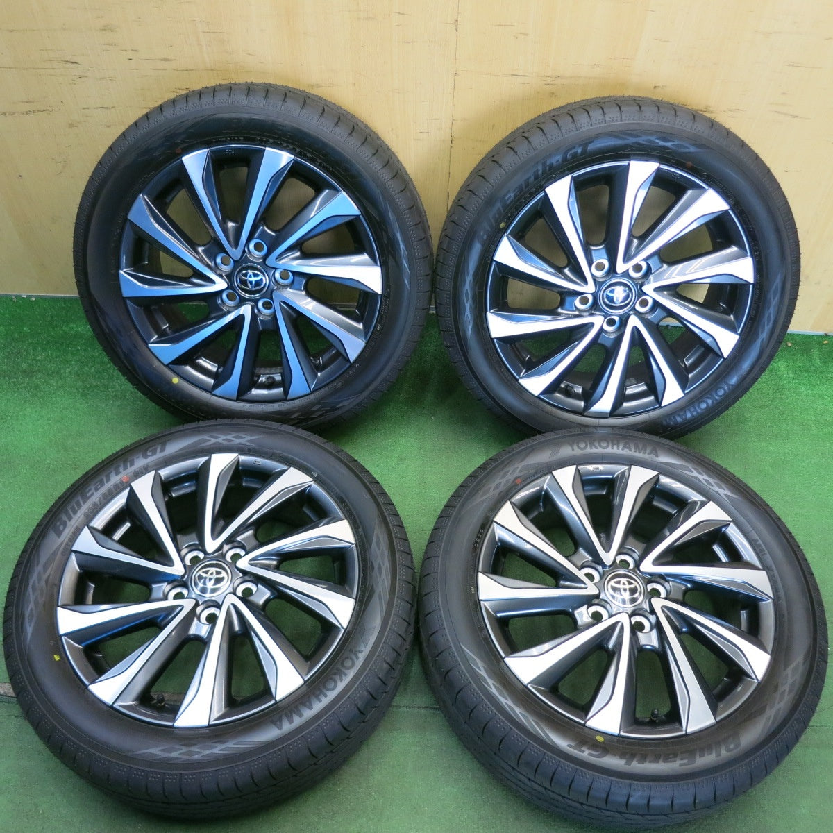 新車外し！26年◎トヨタ 90系 ノア ヴォクシー S-Z 純正 205/55R17 ヨコハマ BluEarth-GT AE51 ブルーアース 17インチ PCD114.3/5H◎6061408HAノ