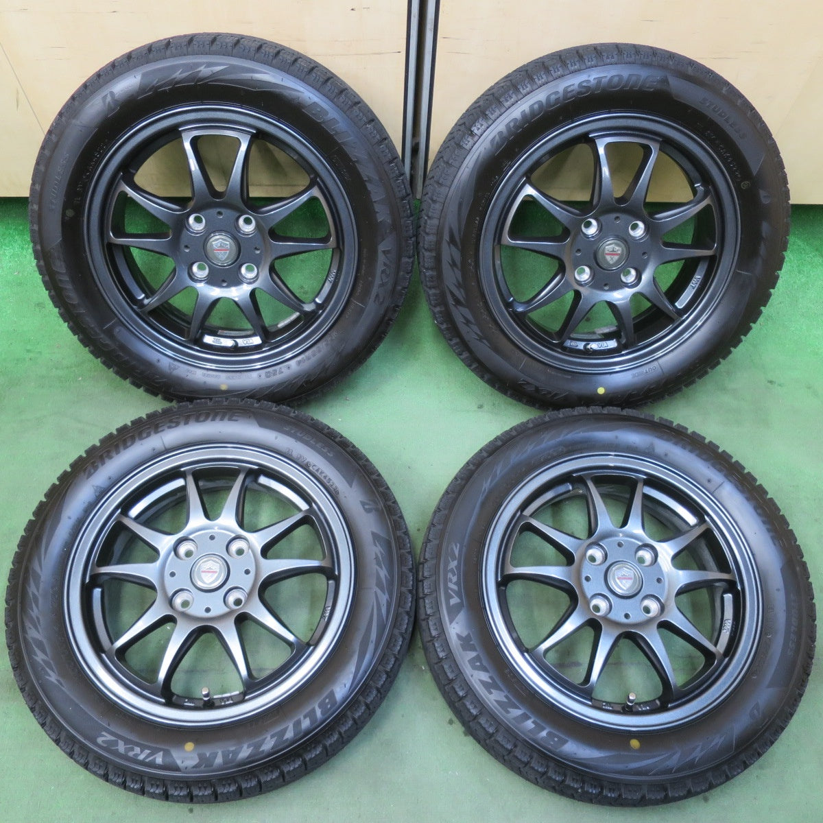 バリ溝！22年！キレイ！ほぼ10分★スタッドレス 155/65R14 ブリヂストン ブリザック VRX2 ESTROSA EST-5T エステローザ 14インチ PCD100/4H★5112107イス