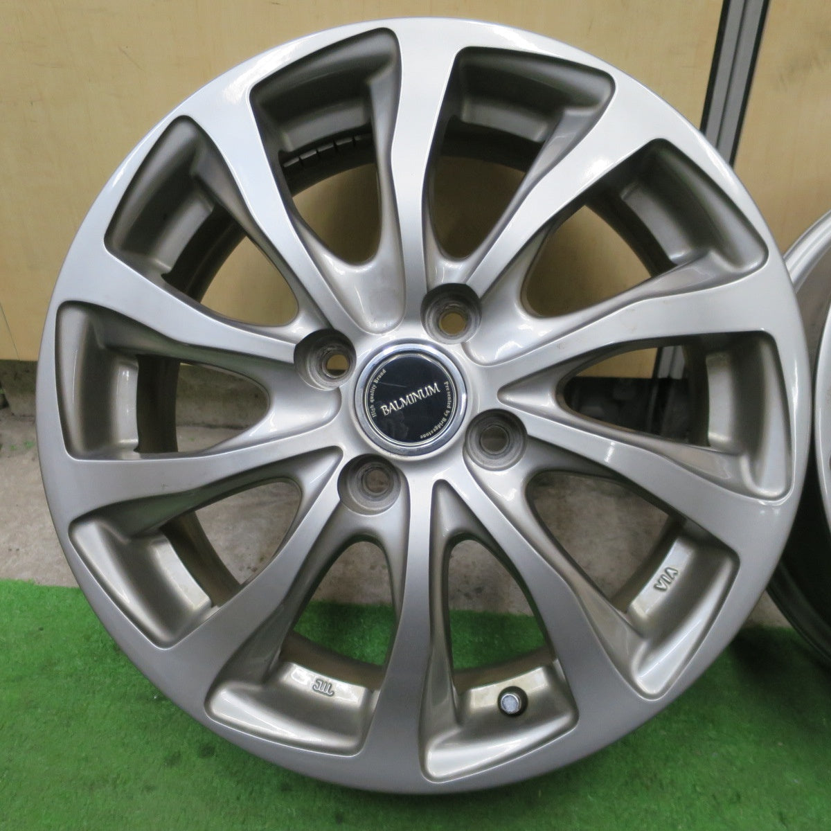 4本価格★BALMINUM TR10 バルミナ ブリヂストン製 15インチ ホイール 15×5.5J PCD100/4H★6030903NGホ