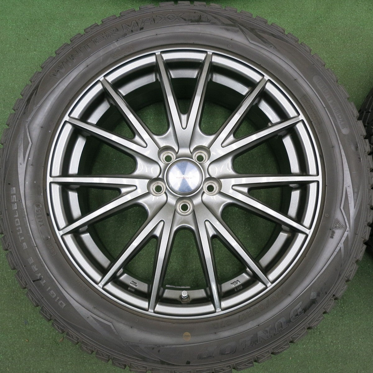 *送料無料* バリ溝！キレイ！9.5分★XV等 225/55R17 スタッドレス ダンロップ ウインターマックス WM01 VELVA SPORT ヴェルヴァ PCD100/5H★4051508HAス
