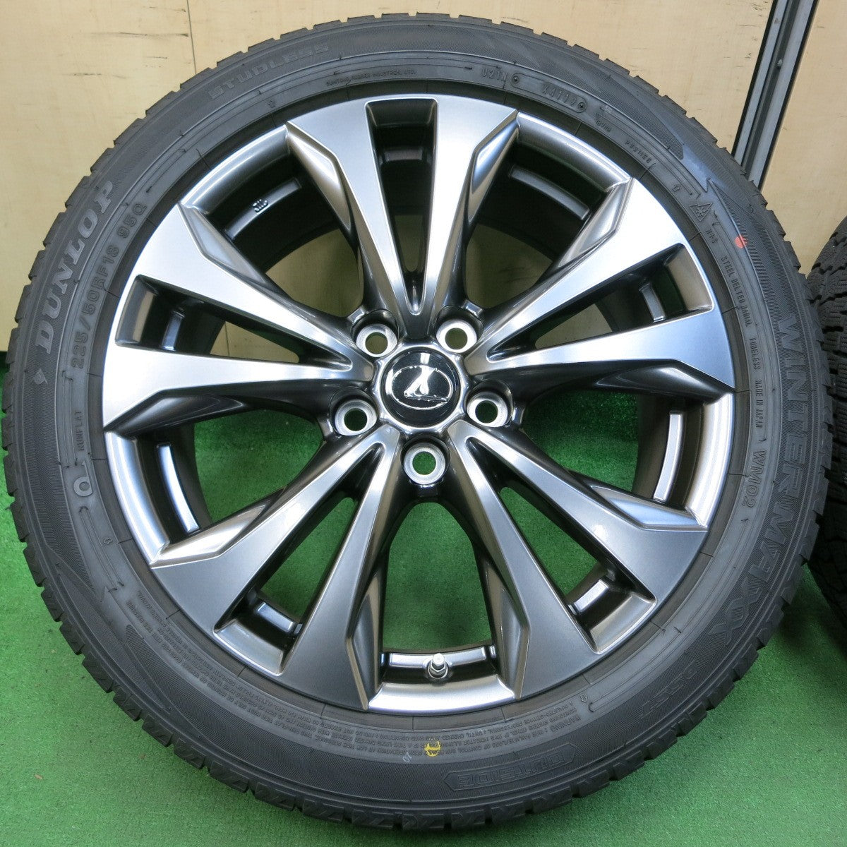 *送料無料* センサー付！バリ溝！キレイ！9.5分★レクサス UX250h Fスポーツ 純正 225/50R18 スタッドレス ダンロップ ウインターマックス WM02 DSST PCD114.3/5H★4051006イス
