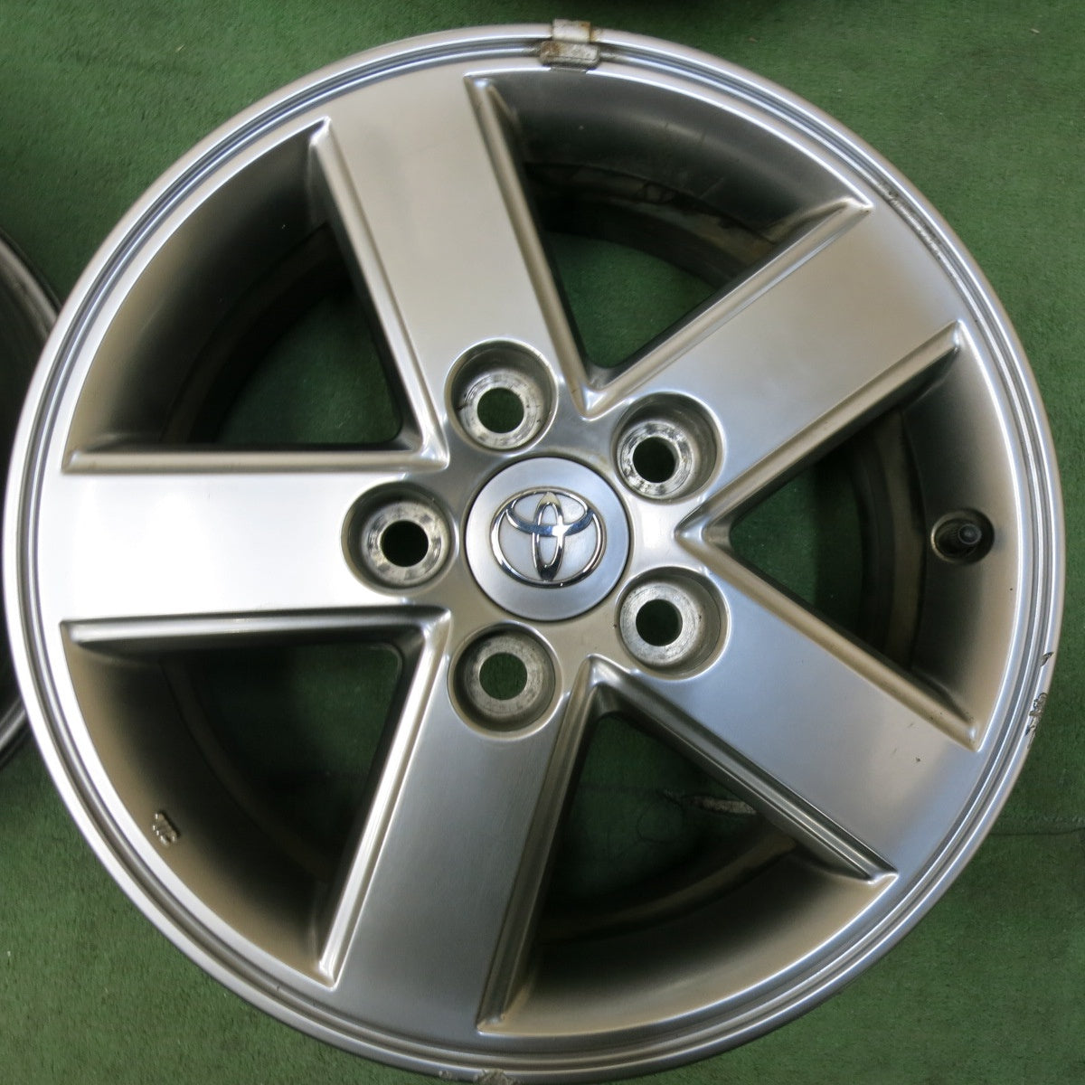 [送料無料] 4本価格★トヨタ 60系 ヴォクシー ノア 純正 ホイール 15インチ 15×6JJ PCD114.3/5H★5013007SYホ