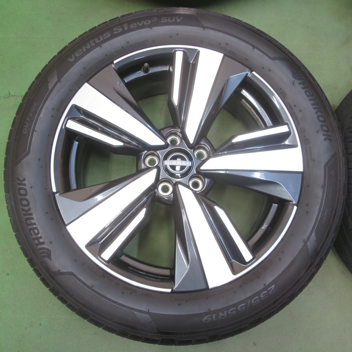 バリ溝！24年！キレイ！ほぼ10分◎日産 T33 エクストレイル 純正 235/55R19 ハンコック ベンタス S1 evo3 SUV 19インチ PCD114.3/5H◎6080504IMノ