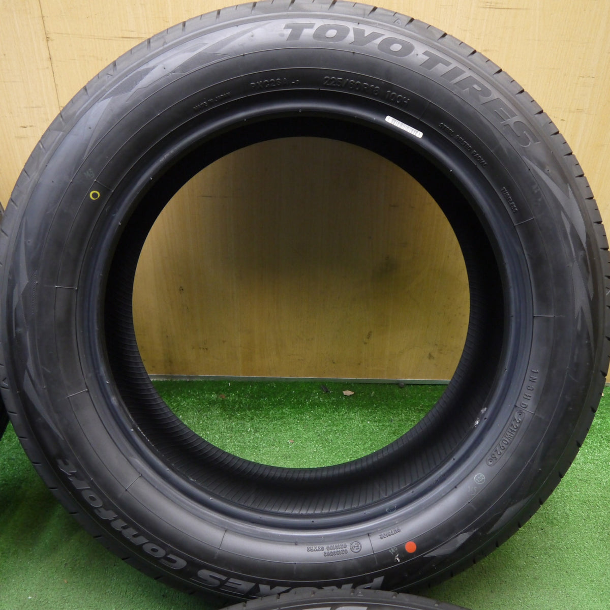 新車外し！25年★225/60R18 トーヨー プロクセス Comfort コンフォート タイヤ 18インチ 40系 アルファード ハリアー CX-5 RAV4 等★6070105KKノタ