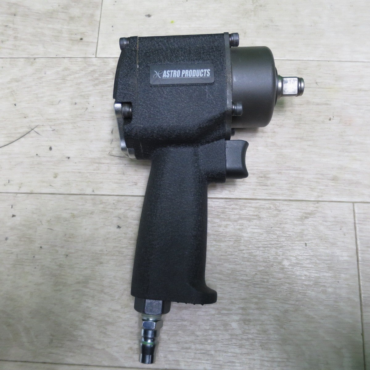 [送料無料] キレイ!付属品付き☆アストロ プロダクツ 常圧 エアー インパクト レンチ マックス 580Nm AP040852 ホース付き ASTORO PRODUCTS☆
