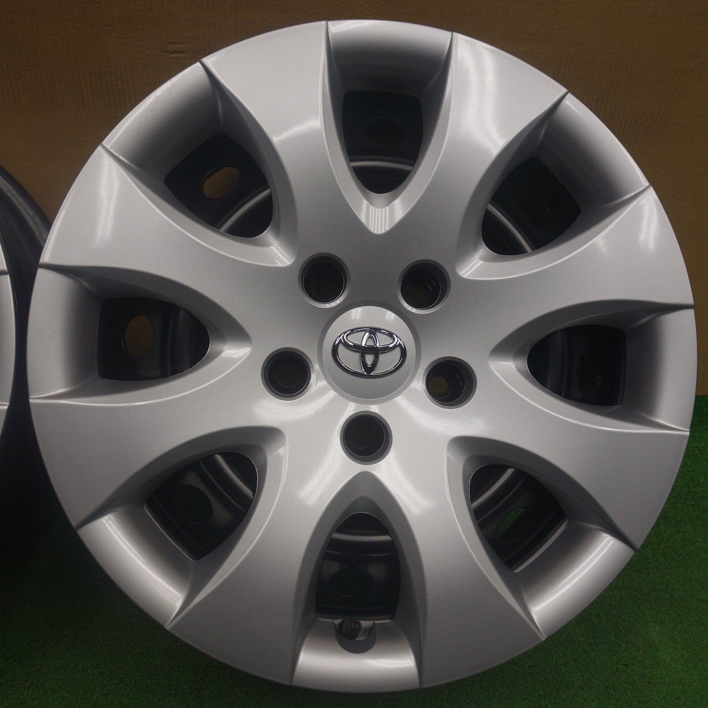 新車外し★トヨタ プリウスα 純正 スチール ホイール 16インチ 16×6.5J PCD114.3/5H★6041301KTホ