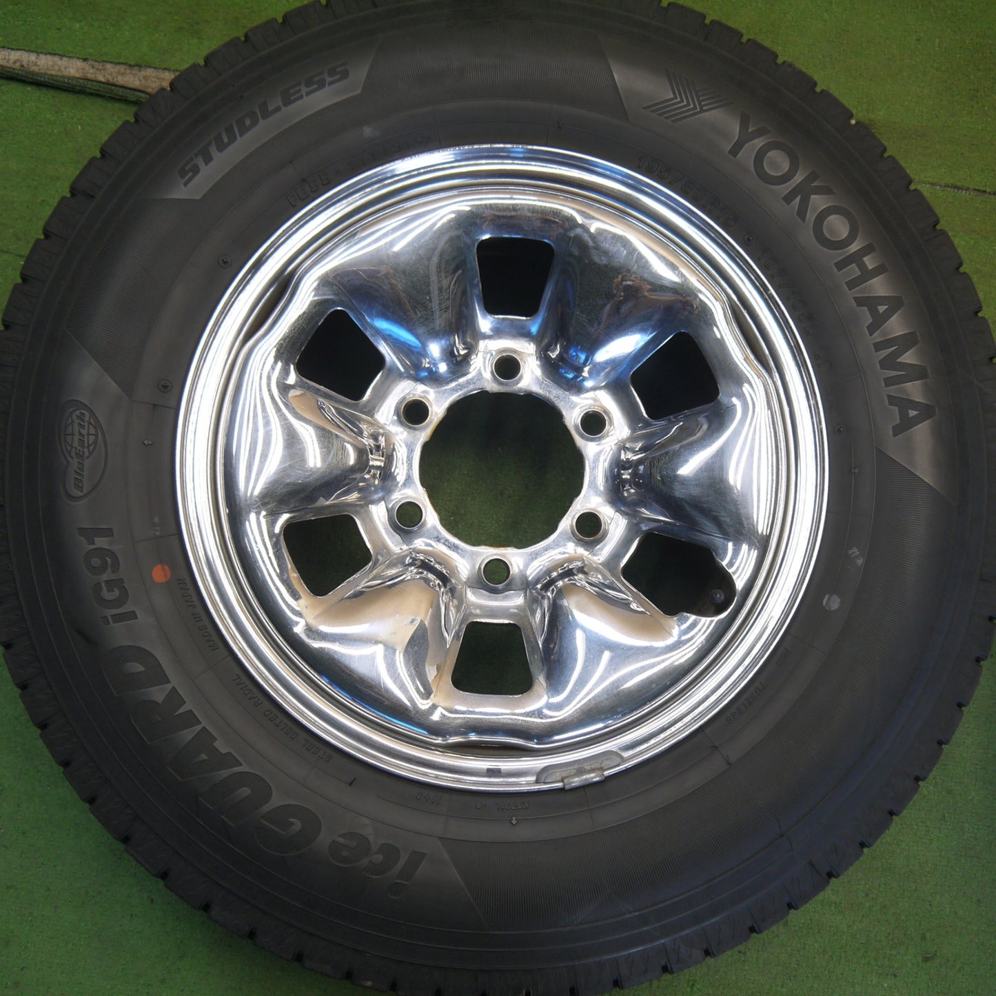 バリ溝！8.5分★トヨタ 100系 ハイエース 純正 メッキ 195/80R15 107/105L スタッドレス ヨコハマ アイスガード iG91 15インチ PCD139.7/6H★6060804Hス