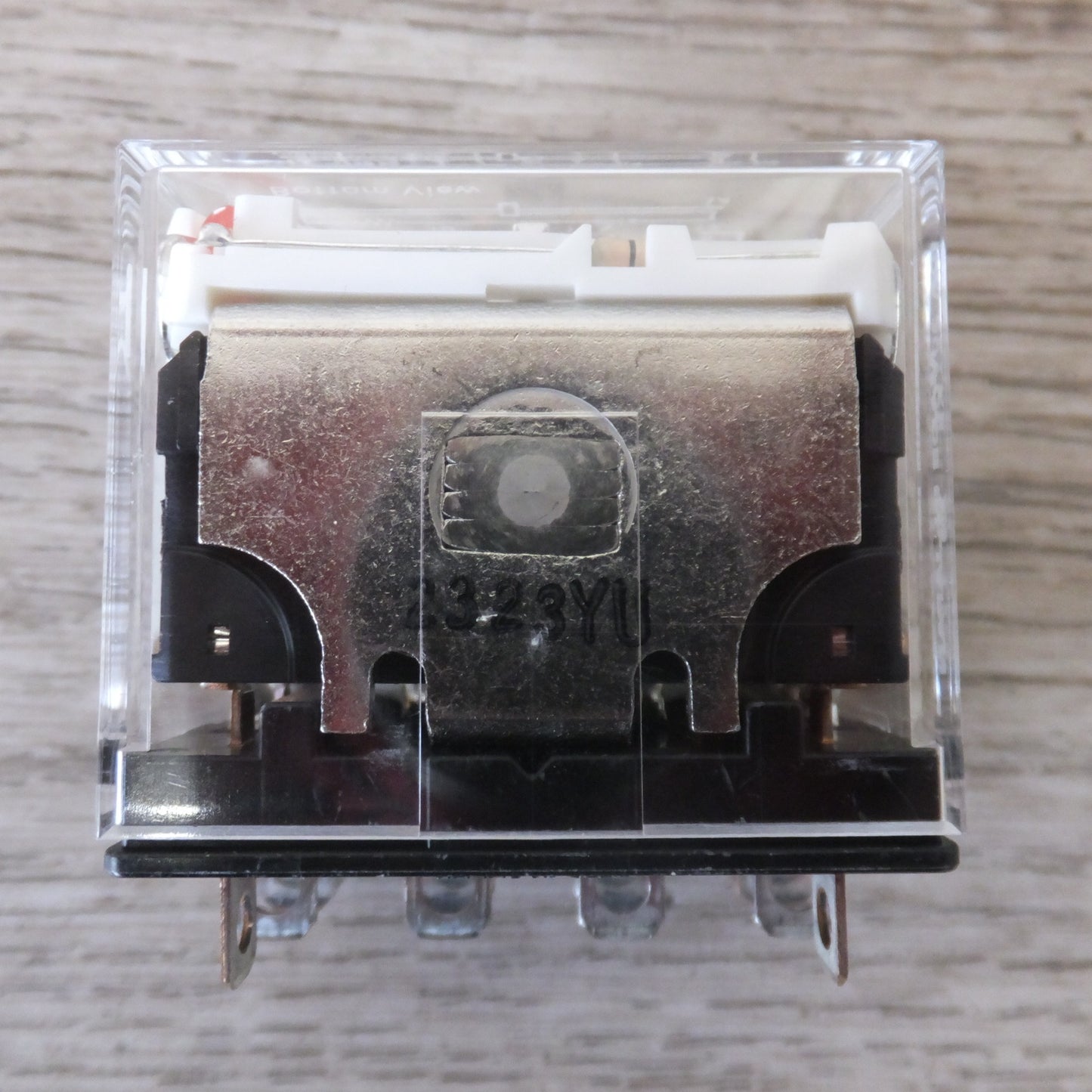 ●複数在庫有●[送料無料] 未使用★オムロン OMRON バイパワーリレー LY4N 200/220VAC 10個入 1箱★