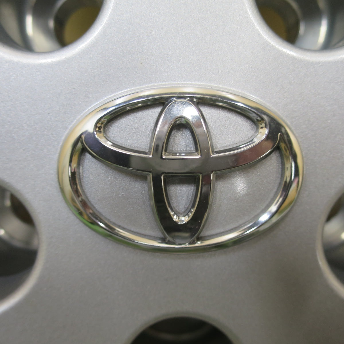新車外し★トヨタ 30系 プリウス 純正 ホイール 15インチ 15×6J PCD100/5H★6020201NGホ