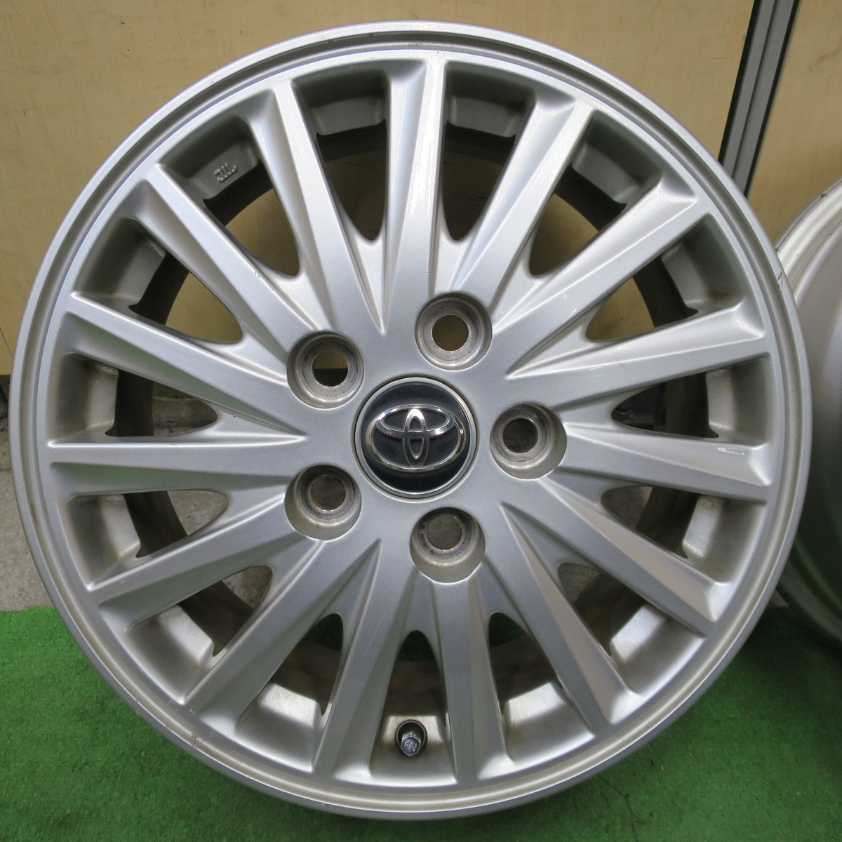 4本価格◎トヨタ 80系 ノア ヴォクシー 純正 ホイール 15インチ 15×6J PCD114.3/5H◎6092101NGホ