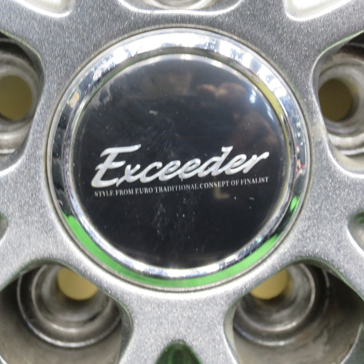 バリ溝！23年！キレイ！9.5分★86 BRZ 等 205/55R16 スタッドレス ヨコハマ アイスガード iG60 Exceeder エクシーダー 16インチ PCD100/5H★5112901NKス