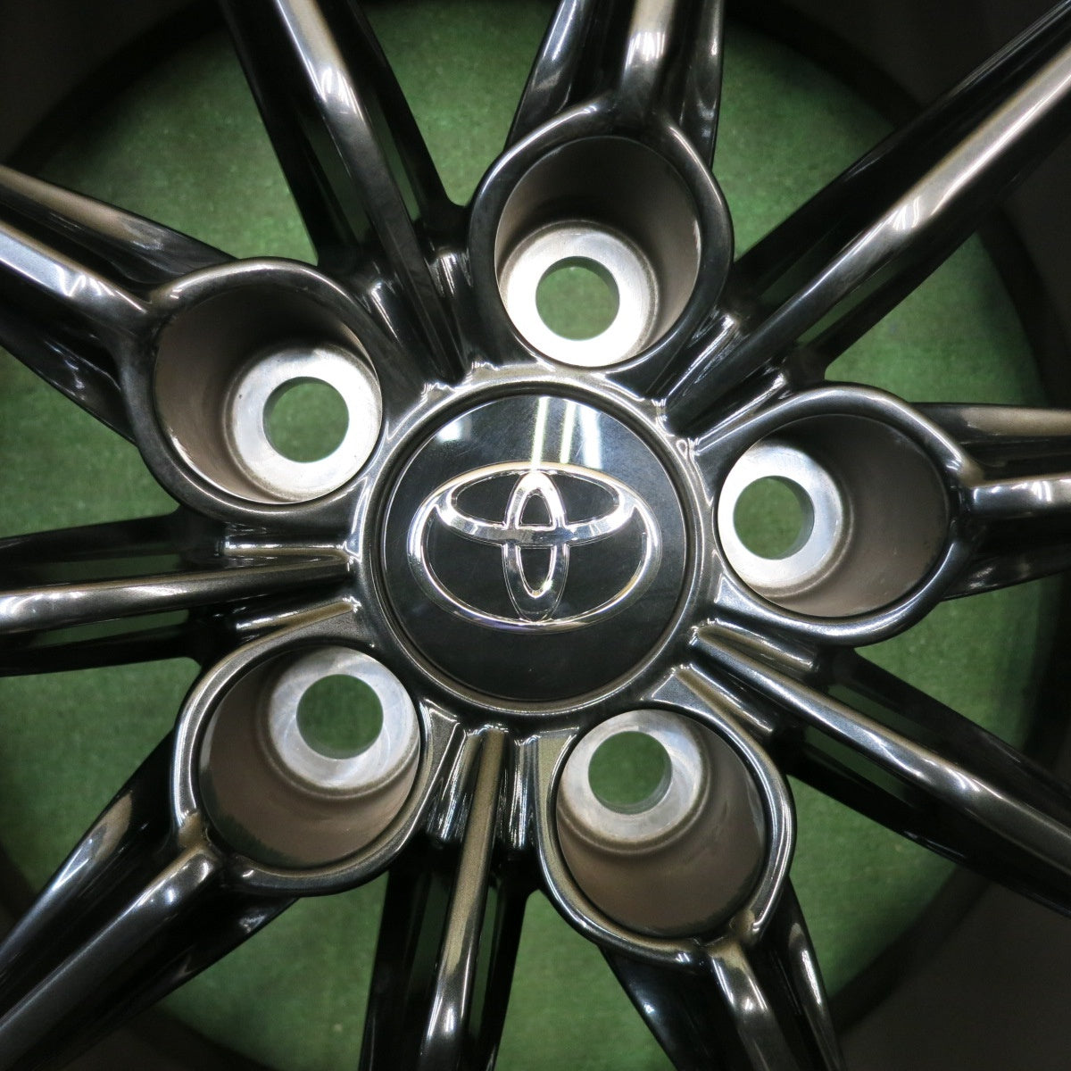 キレイ★トヨタ GR ヤリス RZ ハイパフォーマンス 純正 BBS ホイール 18インチ 18×8J TOYOTA PCD114.3/5H★6030508HAホ