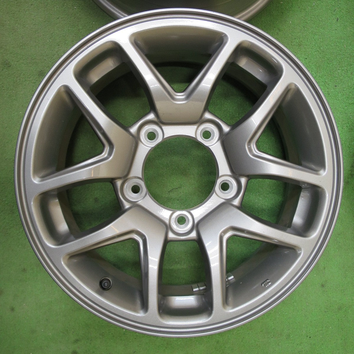 キレイ★スズキ JB64W ジムニー 純正 ホイール 16インチ 16×5.5J PCD139.7/5H★6051303NGホ