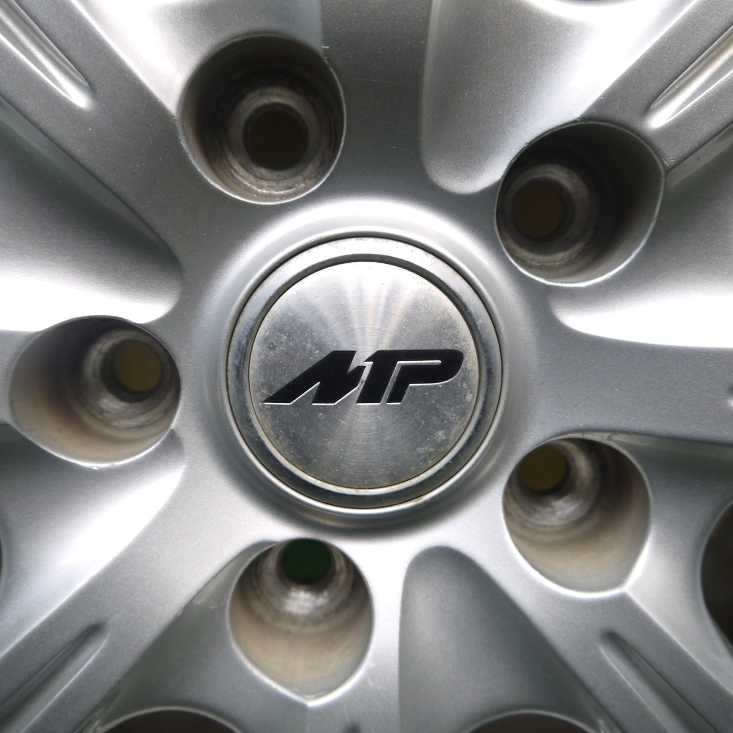 バリ溝！22年！キレイ！9.5分★スタッドレス 205/60R16 ヨコハマ アイスガード iG60 MP-04 16インチ PCD114.3/5H★5121707Hス