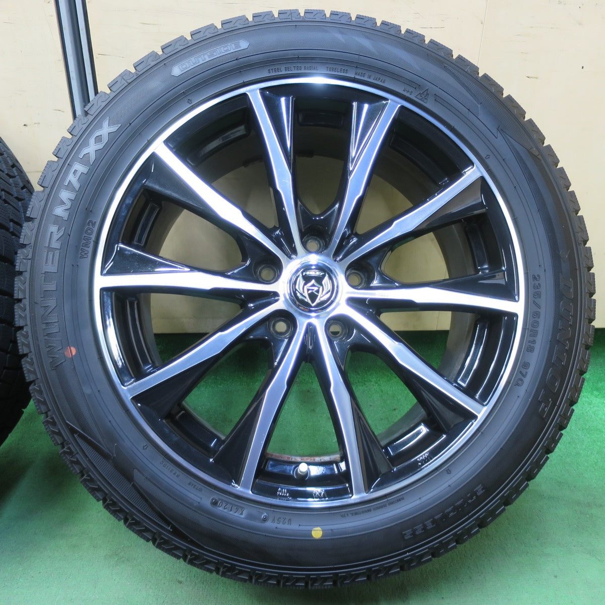 バリ溝！21年！キレイ！9.5分以上★スタッドレス 235/50R18 ダンロップ ウインターマックス WM02 RiZLEY ライツレー 18インチ PCD114.3/5H★5101702イス