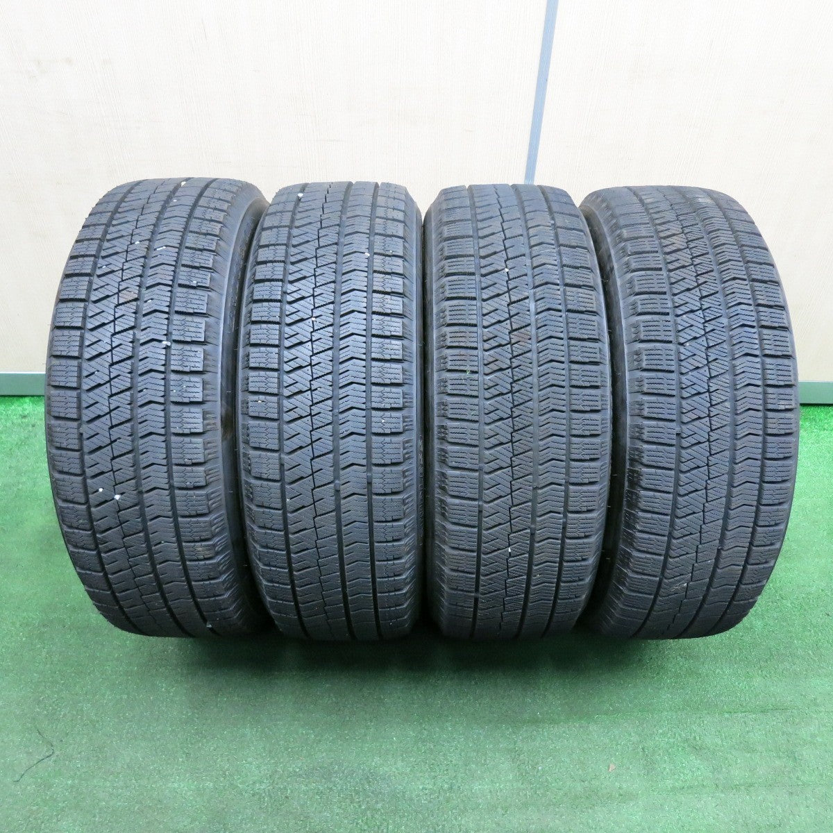 *送料無料* バリ溝！21年！ほぼ10分★スタッドレス 205/60R16 ブリヂストン ブリザック VRX2 Fang ファング 16インチ PCD114.3/5H★4032506TNス