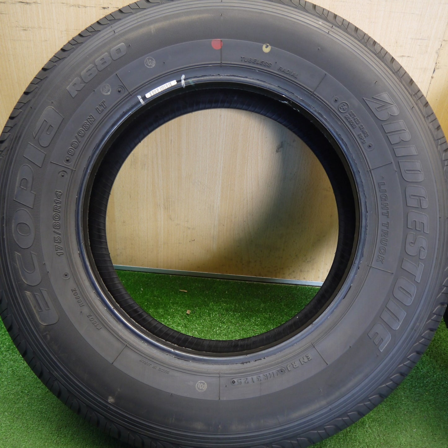 新車外し！25年★175/80R14 99/98N ブリヂストン エコピア R680 タイヤ 14インチ タウンエース バネット 等★6042202Hノタ