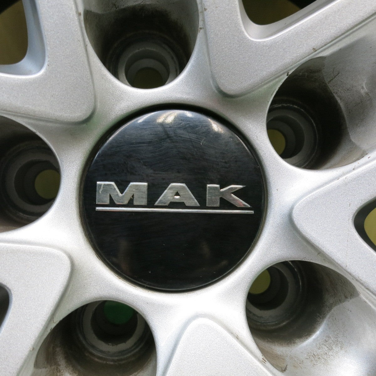 バリ溝！23年！9.5分★プジョー 等 MAK ANTIBES 225/60R17 スタッドレス ダンロップ ウインターマックス WM02 アンチバス 17インチ PCD108/5H★5102314HAス