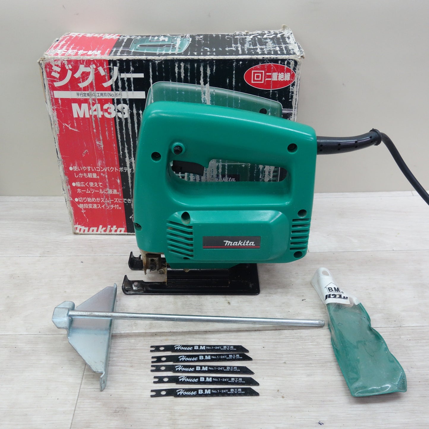 [送料無料] 付属品付き☆マキタ ジグソー 二重絶縁 100V M433 箱付き 切断機 電動 工具☆