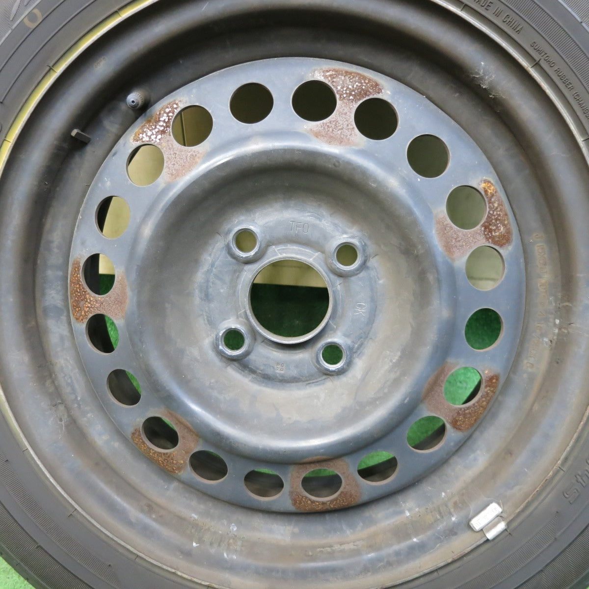 バリ溝！21年！9分★175/65R15 ダンロップ EC202 スチール 社外 ホイール キャップ カバー 15インチ PCD100/4H★5061313SYノ