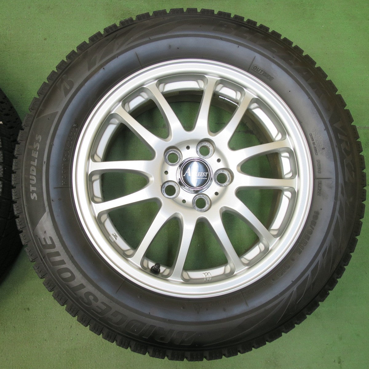 バリ溝！22年！キレイ！9分★プリウス 等 195/65R15 スタッドレス ブリヂストン ブリザック VRX2 ARREEST 15インチ PCD100/5H★5112703イス