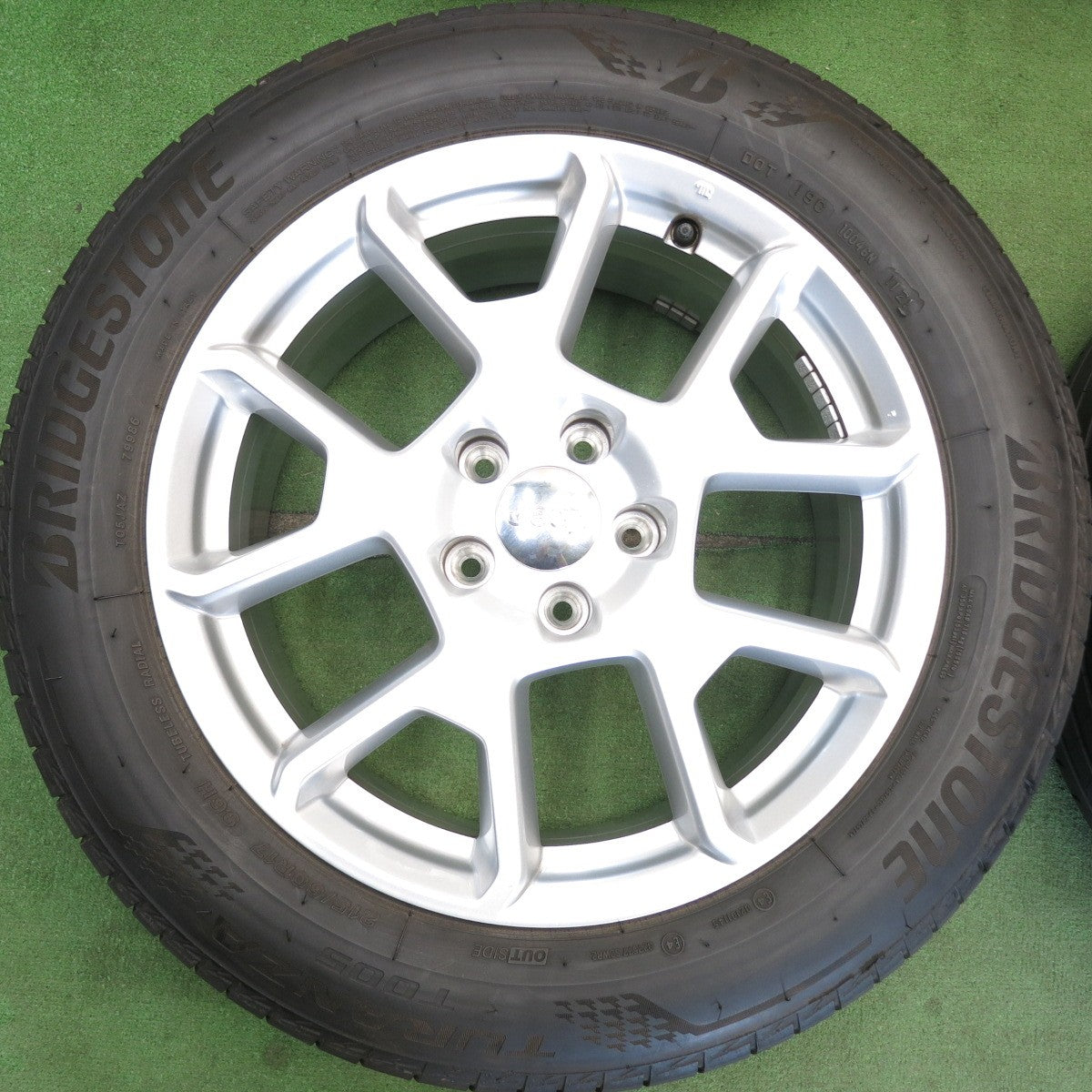 バリ溝！キレイ！9.5分◎JEEP ジープ レネゲード 純正 MOPAR 215/60R17 ブリヂストン トランザ T005 17インチ PCD110/5H◎6061404HAノ