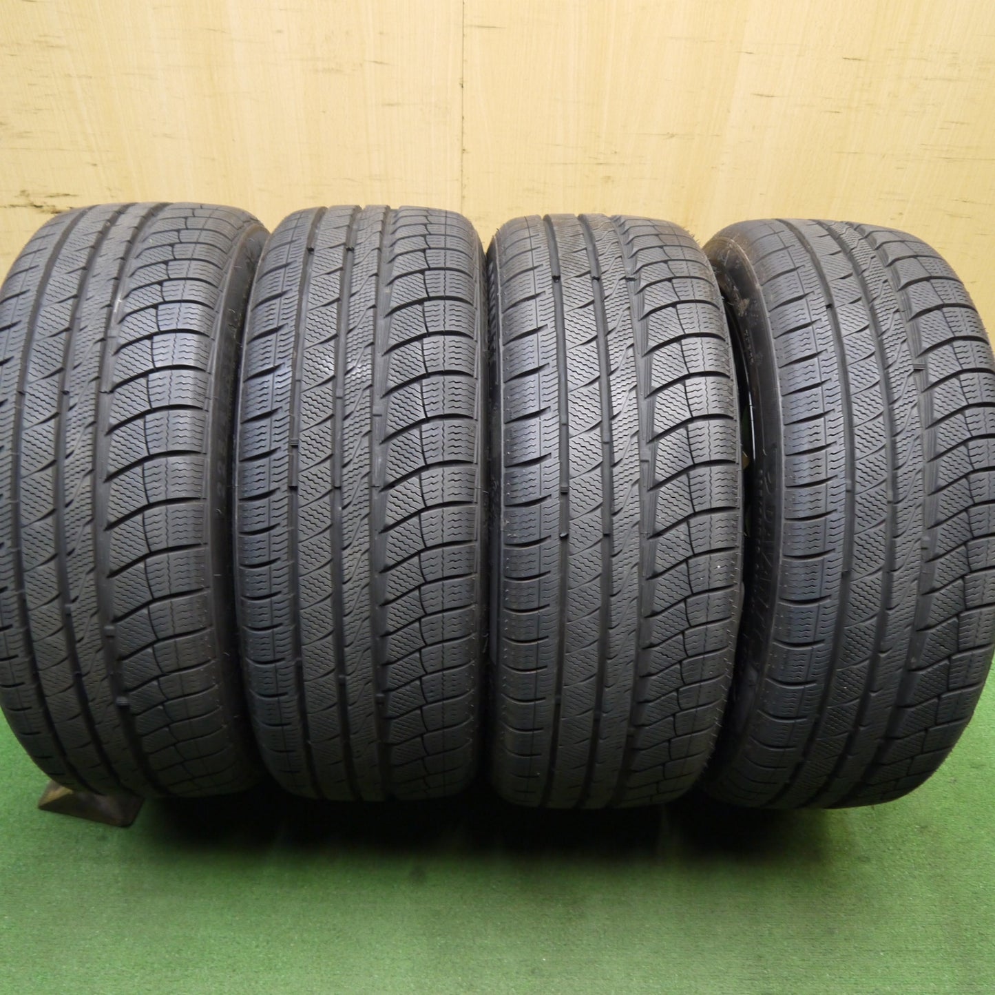 バリ溝！21年！キレイ！9.5分以上★スタッドレス 225/45R18 ダヴァンティ WINTOURA+ Verthandi ヴェルザンディ ヴェルサンディ 18インチ PCD114.3/5H★5060310Hス