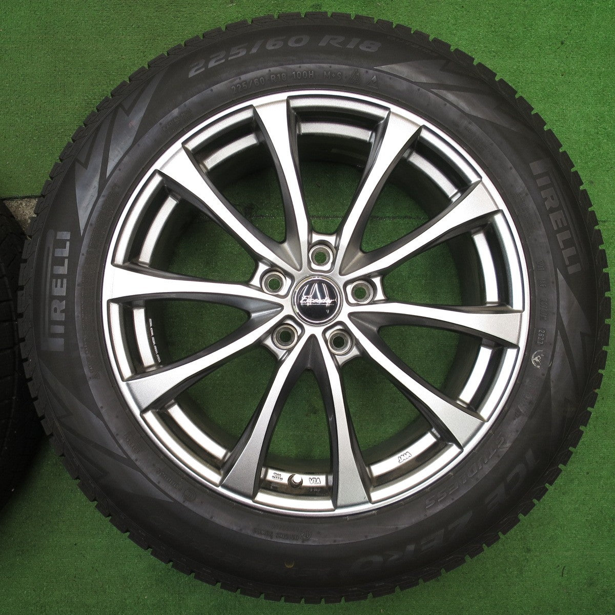 バリ溝！23年！キレイ！9.5分以上★スタッドレス 225/60R18 ピレリ アイスゼロ アシンメトリコ Exceeder エクシーダー 18インチ PCD114.3/5H★5052104NJス