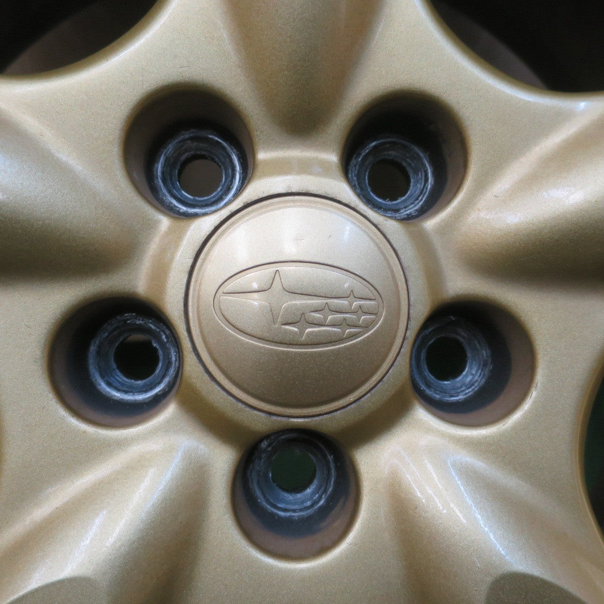 ほぼ未使用！23年！キレイ★スバル レガシィ 純正 215/45R17 スタッドレス グッドイヤー アイスナビ7 17インチ レガシー PCD100/5H★6022605イス