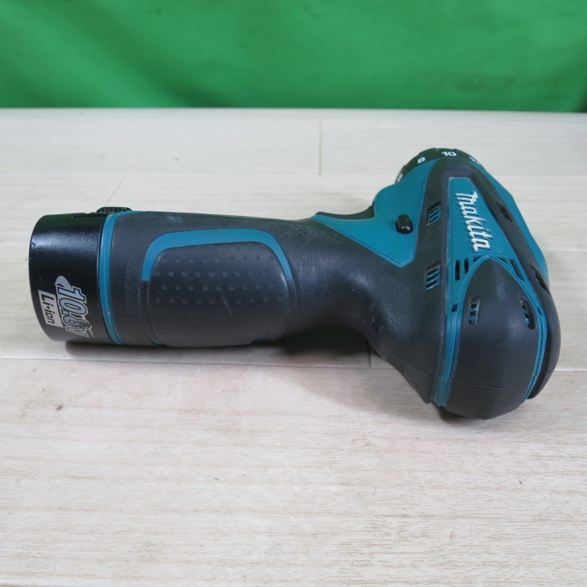 ☆マキタ makita 充電式 ドライバドリル DF030DWX 10.8V バッテリ BL1013 充電器 DC10WA セット☆ [送料無料]