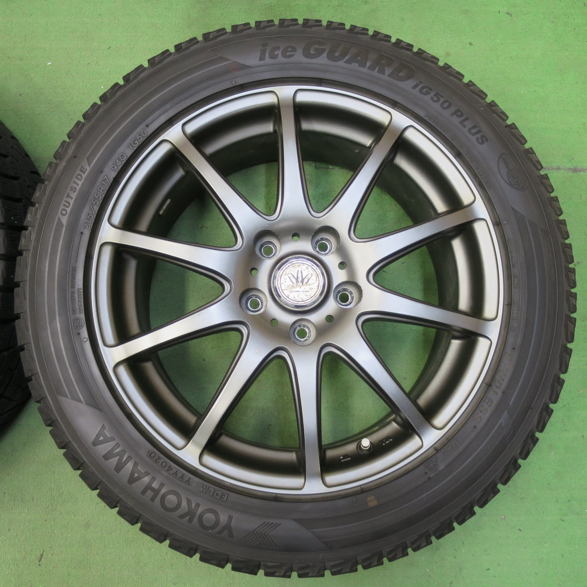 バリ溝！9.5分★LOXARNY SPORT 215/55R17 スタッドレス ヨコハマ アイスガード iG50 プラス 17インチ ロクサーニ スポーツ PCD114.3/5H★5051902イス