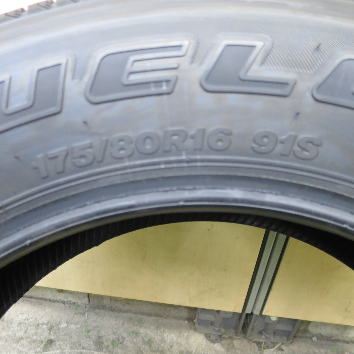 新車外し！25年！1本★ジムニー 175/80R16 ブリヂストン デューラー H/L 852 DUELER タイヤ 16インチ★6030902NGノタ