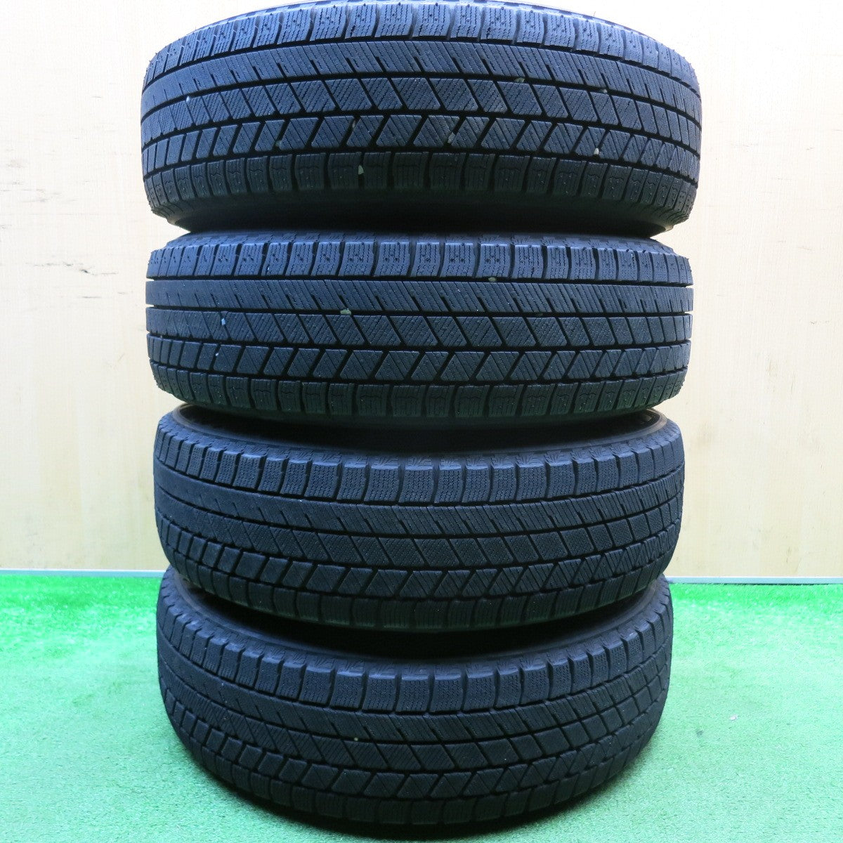 バリ溝！24年！9.5分以上★スタッドレス 165/70R14 ブリヂストン ブリザック VRX3 SIBILLA NEXT C5 シビラ 14インチ PCD100/4H★5122011HAス