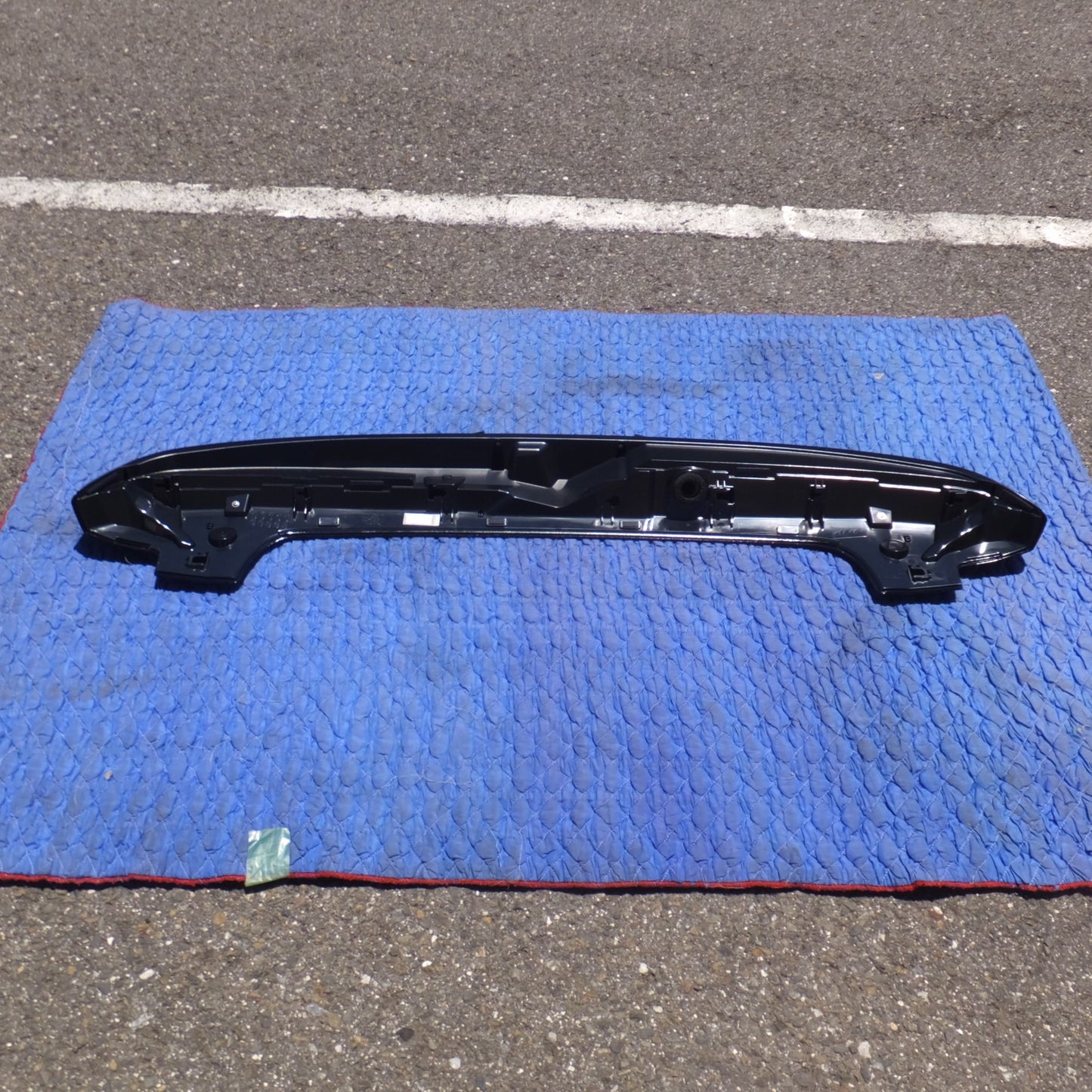 [送料無料] 岐阜発★トヨタ TOYOTA 純正 ヴォクシー 90系 リアスポイラー 76871-V1010　アティチュードブラックマイカ 色番 218★
