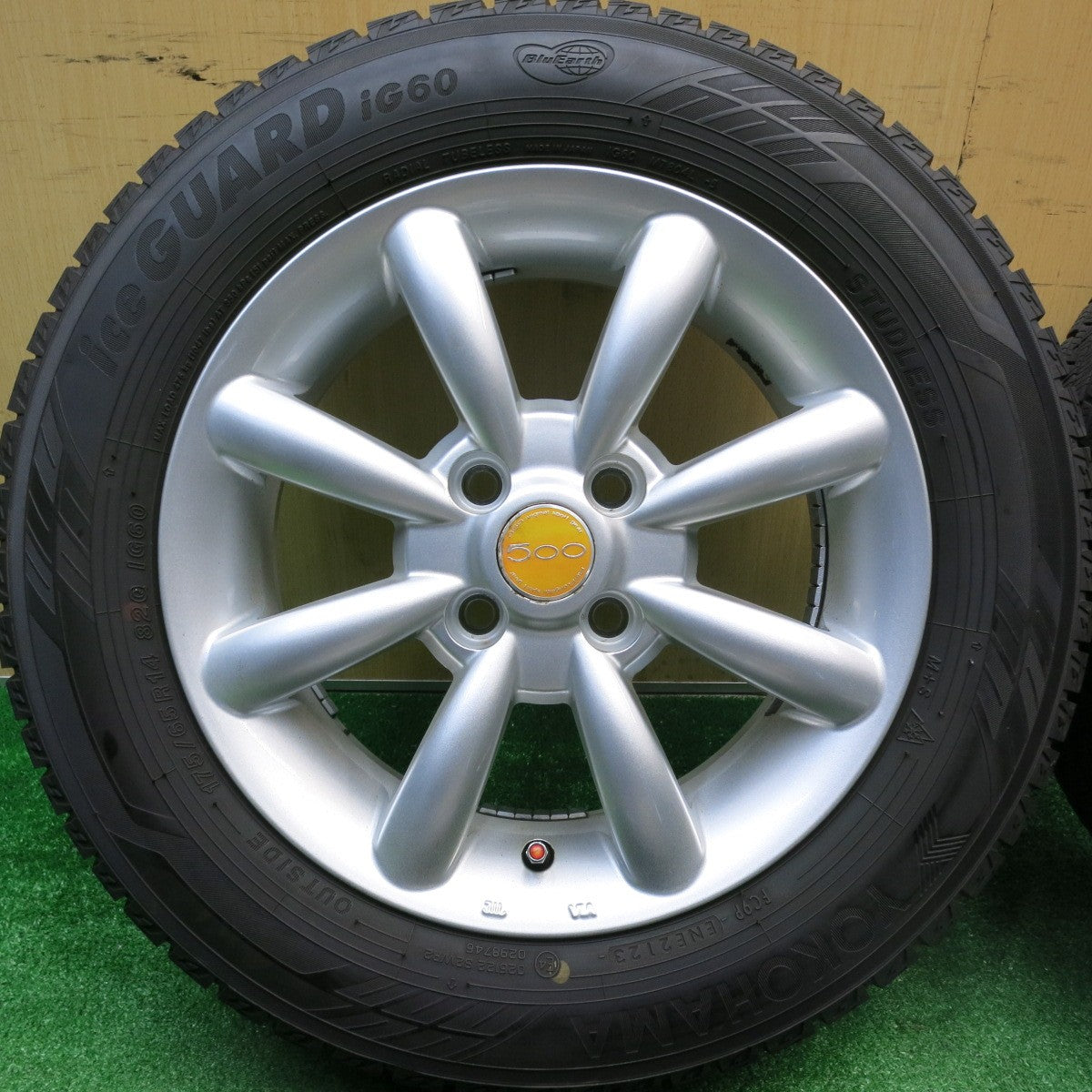 バリ溝！23年！9.5分以上★FIAT フィアット 500 等 AGA 175/65R14 スタッドレス ヨコハマ アイスガード iG60 14インチ PCD98/4H★5113007HAス