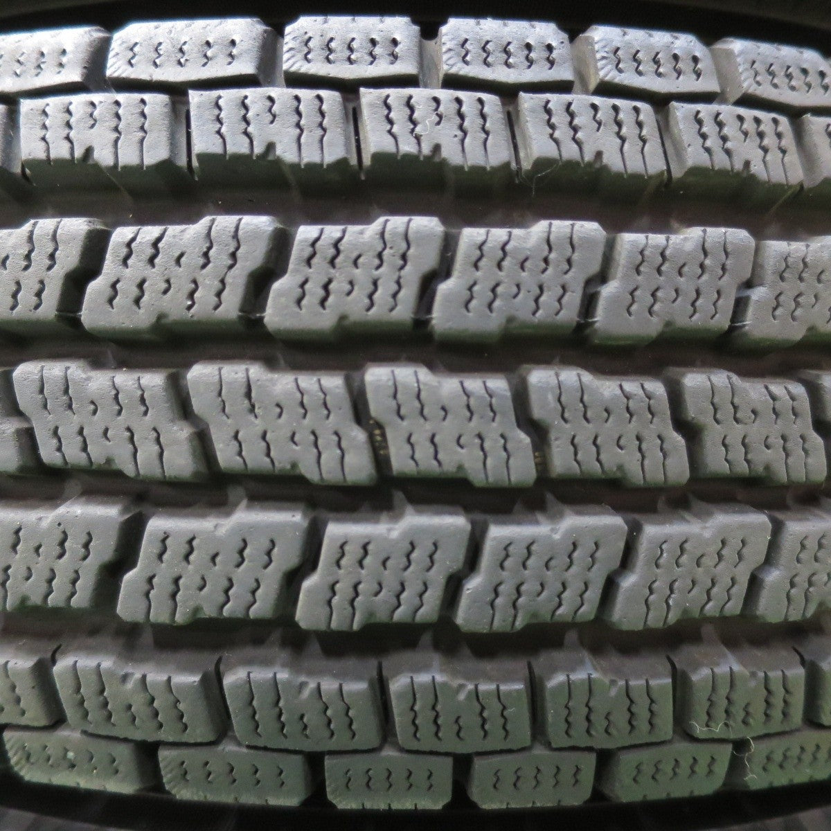 バリ溝！キレイ！9.5分★スタッドレス 145/80R12 80/78N ヨコハマ アイスガード iG91 EuroSpeed MiD ユーロスピード 12インチ PCD100/4H★5013120イス