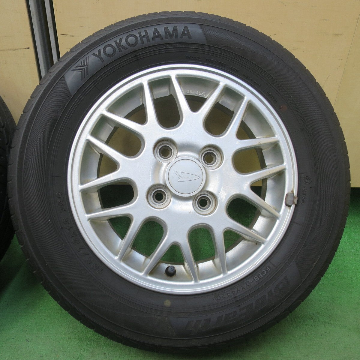 4本価格★ダイハツ アトレー 純正 165/70R13 ヨコハマ ブルーアース AE01 13インチ PCD100/4H★6022803イノ