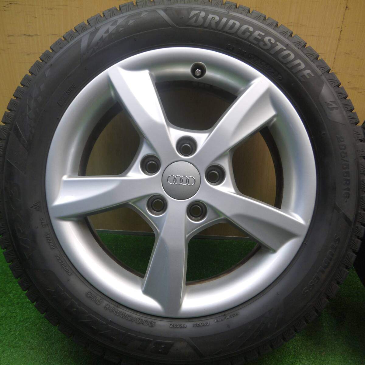 バリ溝！21年！キレイ！9.5分★アウディ A3 8V 純正 205/55R16 スタッドレス ブリヂストン ブリザック VRX3 16インチ PCD112/5H★4122303Hス