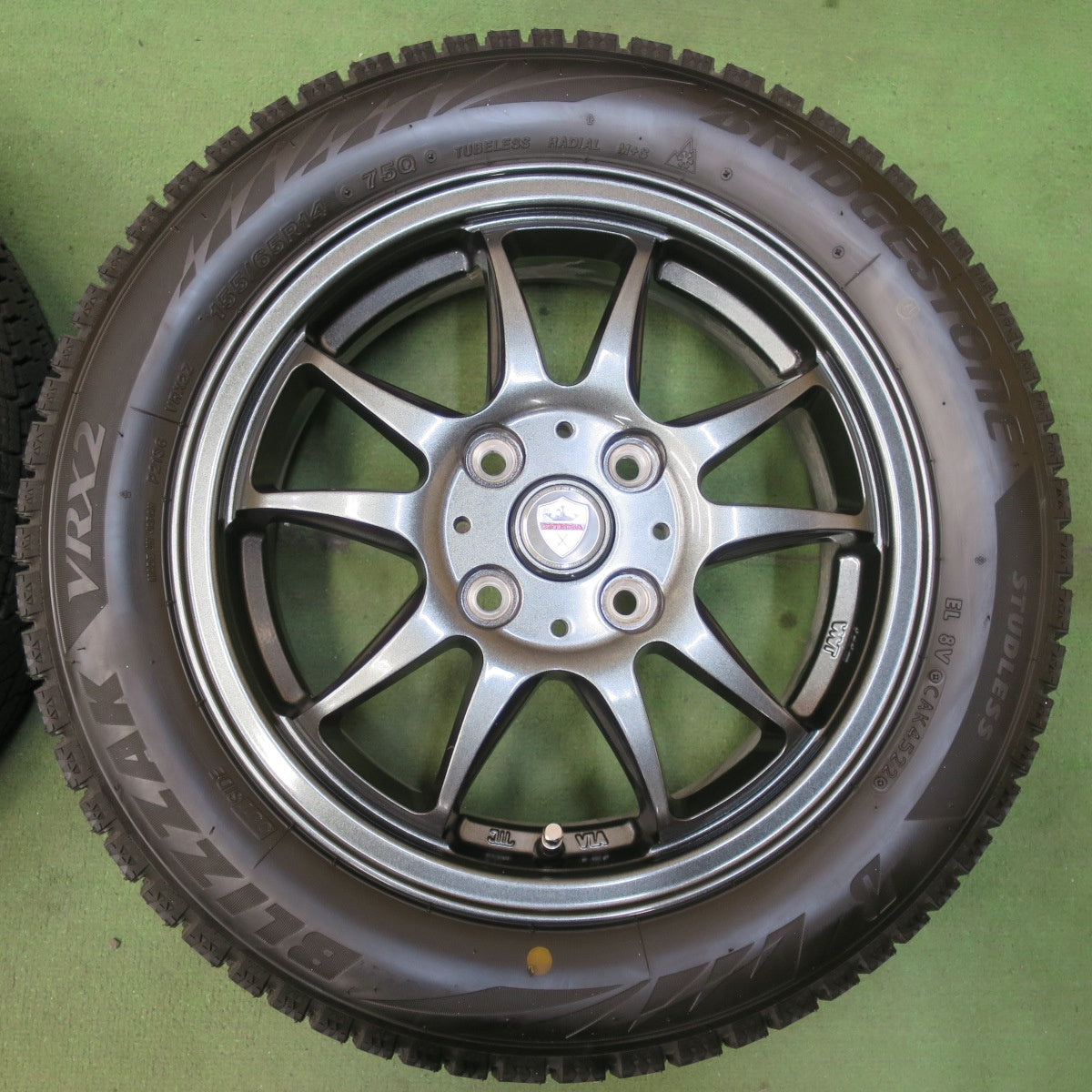 バリ溝！22年！キレイ！ほぼ10分★スタッドレス 155/65R14 ブリヂストン ブリザック VRX2 ESTROSA EST-5T エステローザ 14インチ PCD100/4H★5112107イス