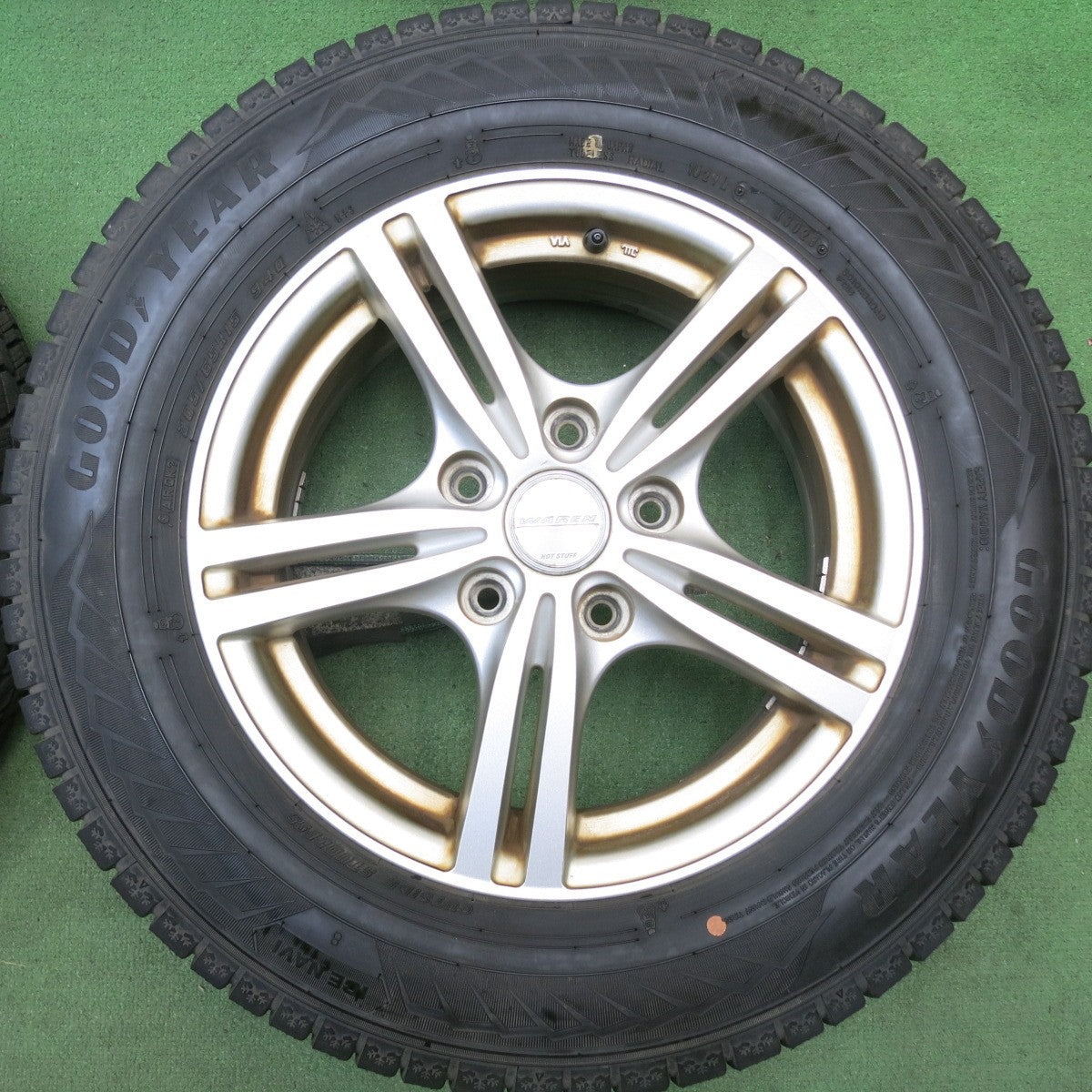 バリ溝！23年！9.5分以上◎スタッドレス 205/65R15 グッドイヤー アイスナビ8 WAREN ヴァーレン 15インチ PCD114.3/5H◎6081315HAス