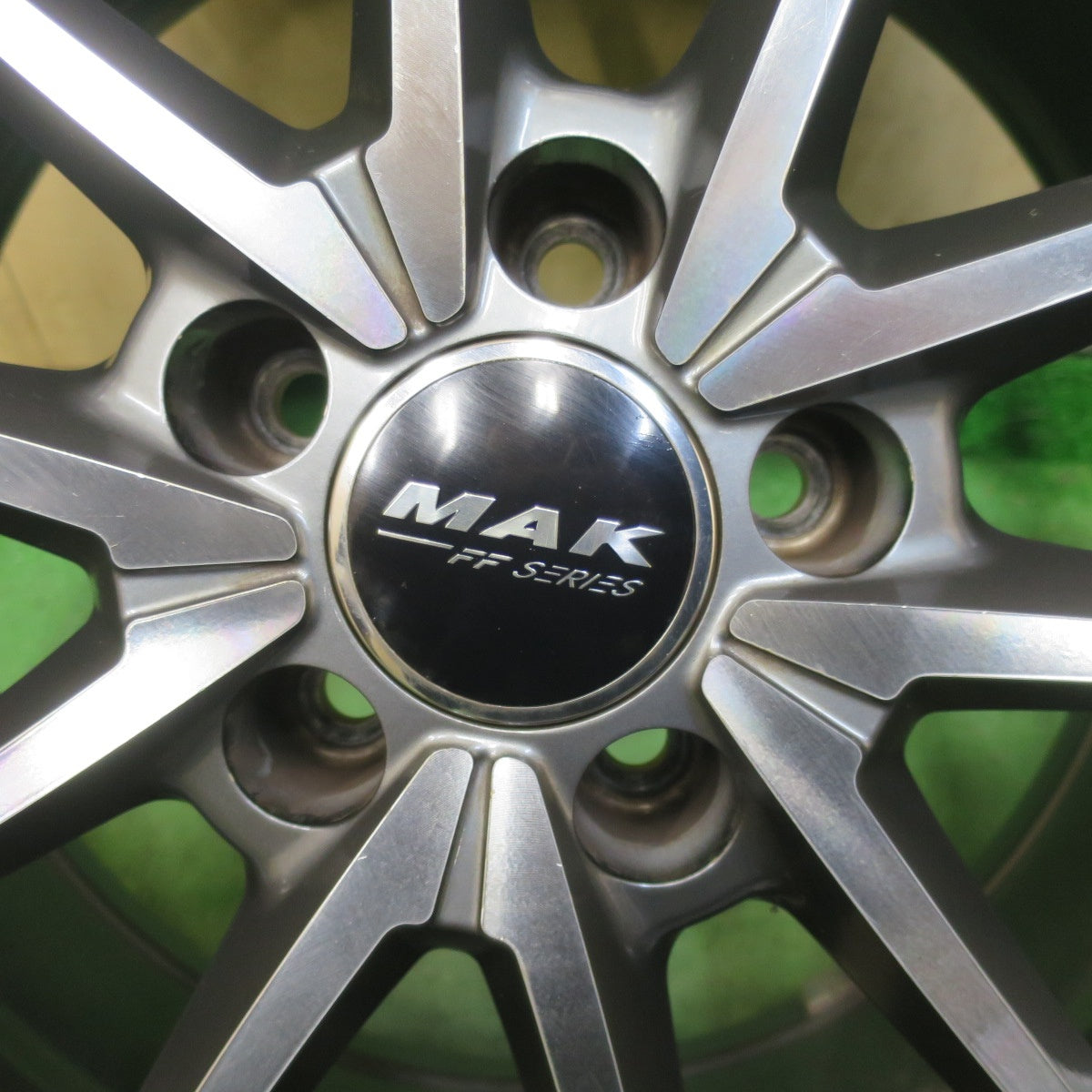バリ溝！22年！9.5分★アウディ 等 MAK LOWE FF SERIES 225/50R17 スタッドレス ブリヂストン ブリザック VRX2 レーヴェ 17インチ PCD112/5H★5112813TTス