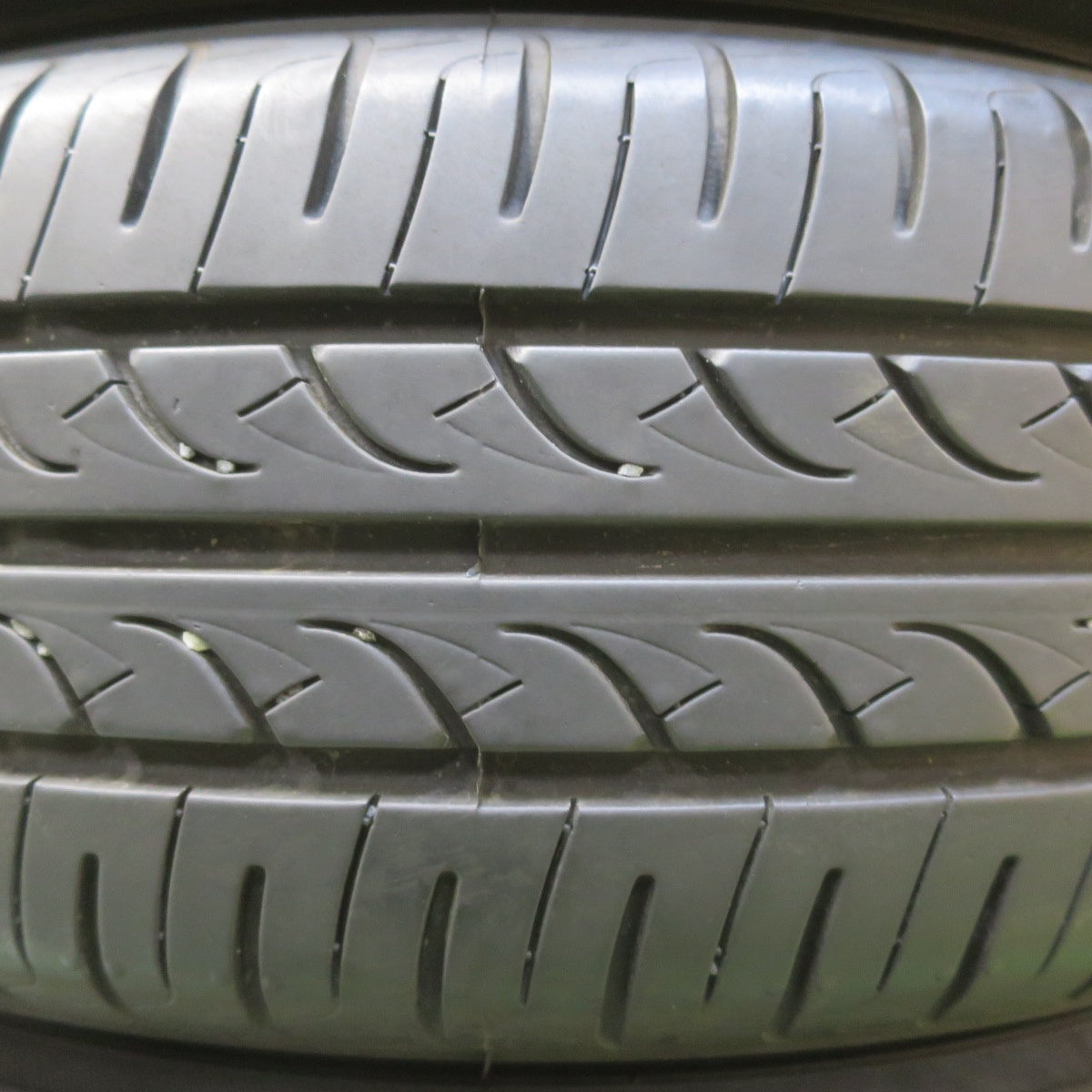 バリ溝！24年！8.5分★日産 キューブ 純正 スチール 175/65R15 ヨコハマ ブルーアース AE01F 15インチ PCD100/4H★6041510イノ