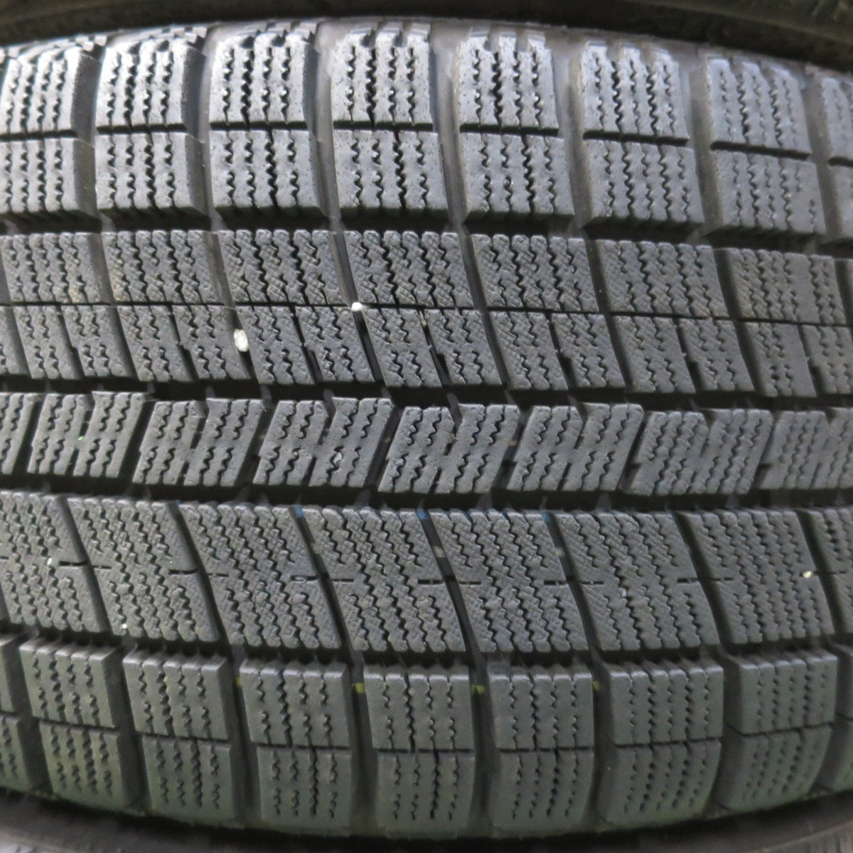 バリ溝！22年！9.5分以上★スタッドレス 235/50R18 ナンカン アイスアクティバ AW-1 WINNING STREET WHEELS 18インチ PCD114.3/5H★5122308イス