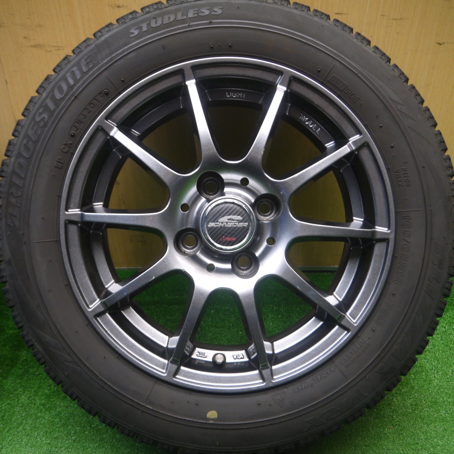 [送料無料] キレイ★スタッドレス 165/65R14 ブリヂストン ブリザック VRX SCHNEIDER シュナイダー 14インチ PCD100/4H★4111202Hス