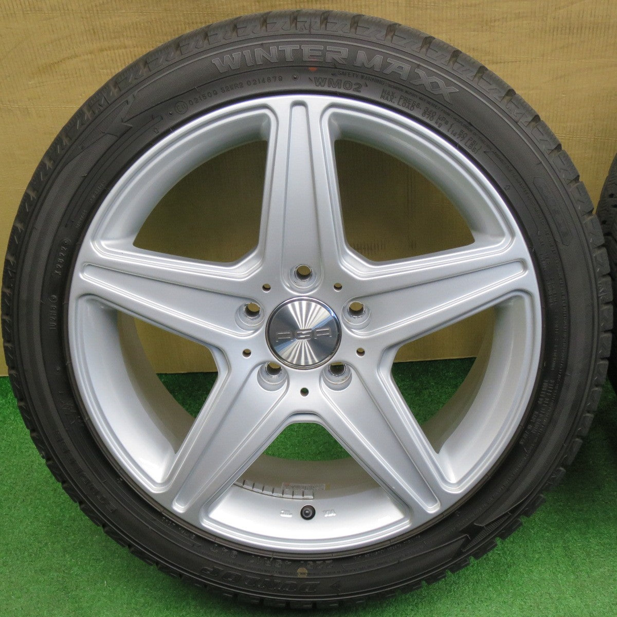 バリ溝！22年！キレイ！9.5分★ベンツ 等 AGA Burg 225/45R17 スタッドレス ダンロップ ウインターマックス WM02 17インチ ブルグ PCD112/5H★6030904NKス