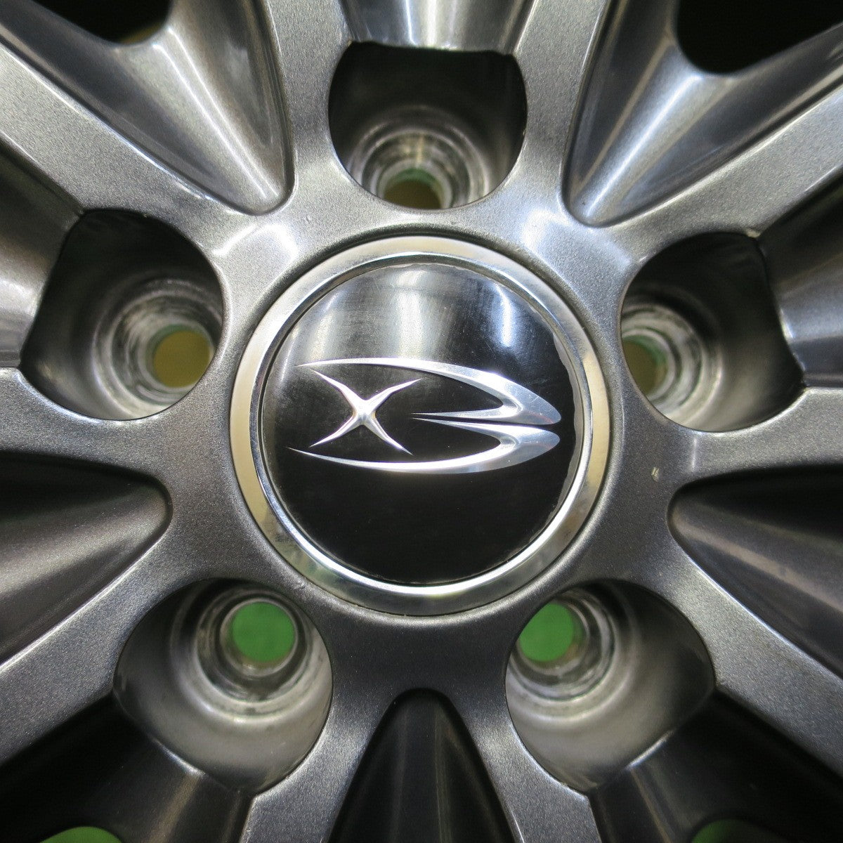 バリ溝！22年！キレイ！ほぼ10分★シエンタ 等 185/60R15 スタッドレス ブリヂストン ブリザック VRX2 Exsteer エクスター 15インチ PCD100/5H★5082905イス