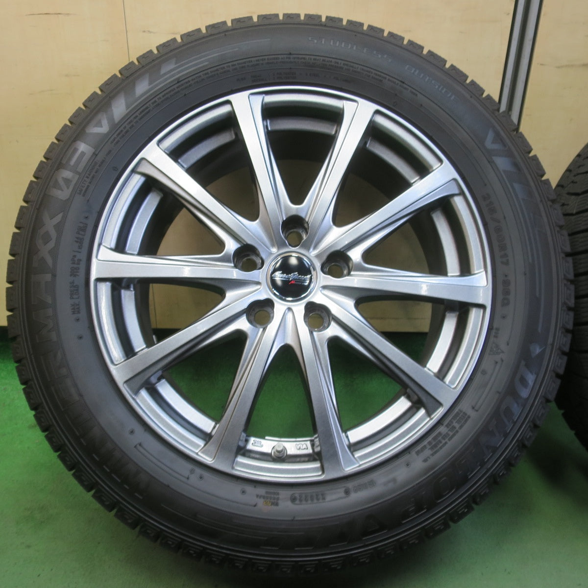 バリ溝！22年！キレイ！9.5分★スタッドレス 215/60R17 ダンロップ ウインターマックス 03 Eurospeed MANARAY SPORT ユーロスピード マナレイ 17インチ PCD114.3/5H★6052706イス