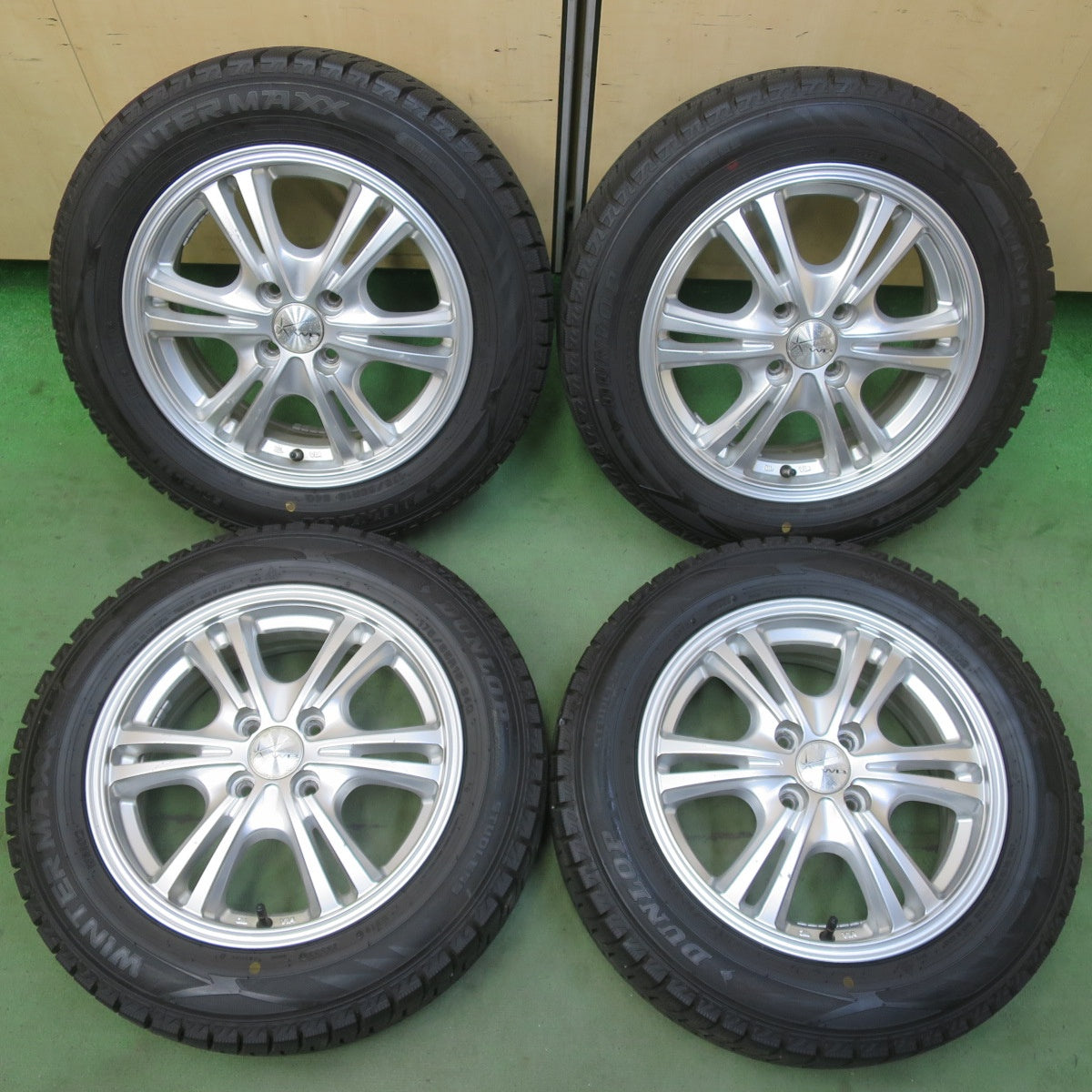バリ溝！23年！ほぼ10分★スタッドレス 175/65R15 ダンロップ ウインターマックス WM02 WB 社外 アルミ 15インチ PCD100/4H★6052604イス