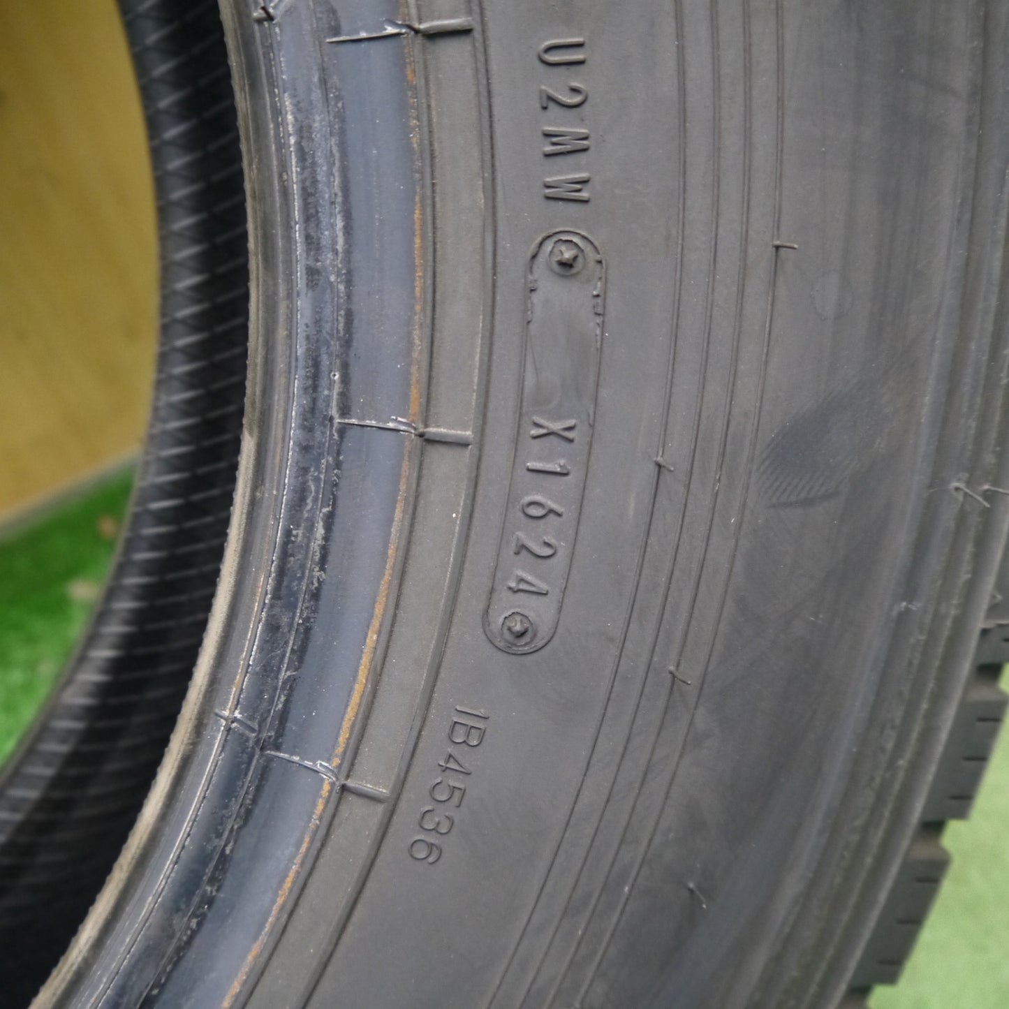 ほぼ未使用！24年！1本★トラック タイヤ 195/85R16 114/112N ダンロップ エナセーブ SPLT50 M 16インチ★6040303Hノタ